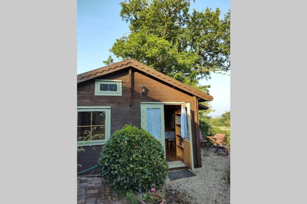 Self Catering Garden Lodge 러들로 외부 사진